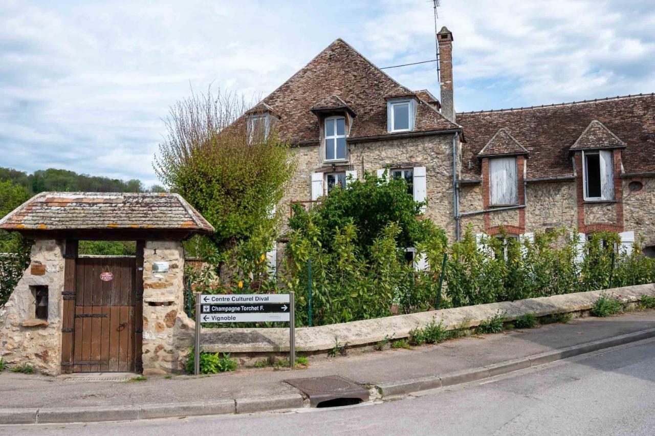 Le Moulin De Cutesson O Dela Du M Bed & Breakfast Villenauxe Exterior foto